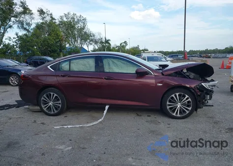 2018 Buick Regal Sportback Essence from USA, damaged, VIN W04GP6SX4J1100843